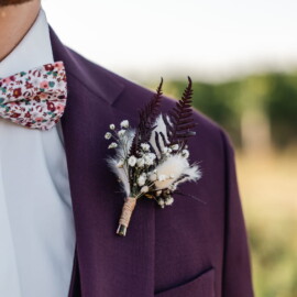 Mariage fleurs rose et bordeaux